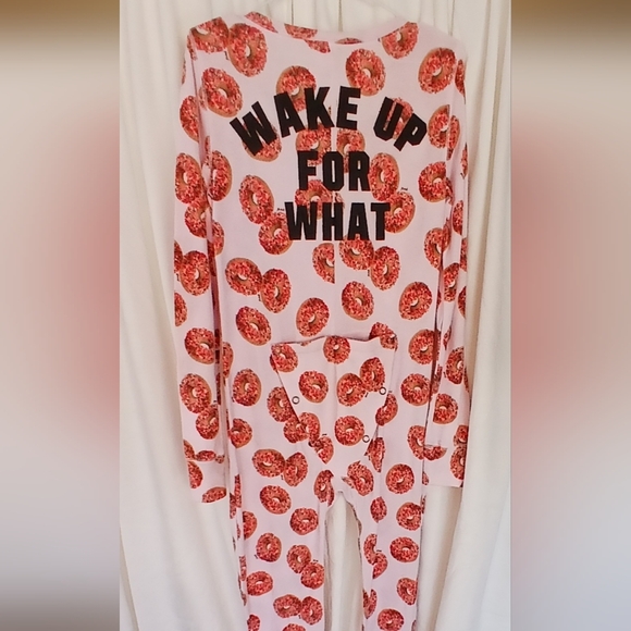 PINK Victoria's Secret Pink Donut Print Pajama Set - Picture 10 of 10